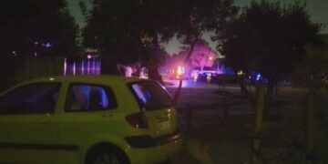 Подросток получил травмы головы, упав с капота автомобиля в восточной части Перта.