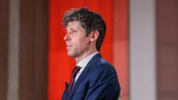 Нападение на Сэма Альтмана обнажило темную сторону движения против искусственного интеллекта.