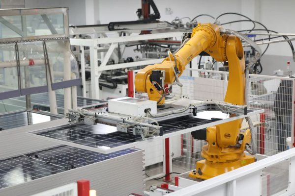 Война с Ираном заставляет мир покупать больше экологически чистой энергии. Китай получит от этого наибольшую выгоду.