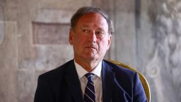 Девять судей все активнее создают собственный личный бренд за пределами суда.