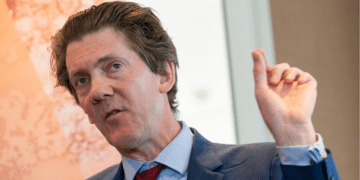 Заместитель управляющего Резервного банка Австралии предупреждает о «стагфляционном шоке». Вот что это означает.