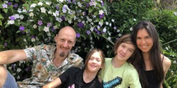 Эта австралийская семья живет без автомобиля и редко платит за продукты.