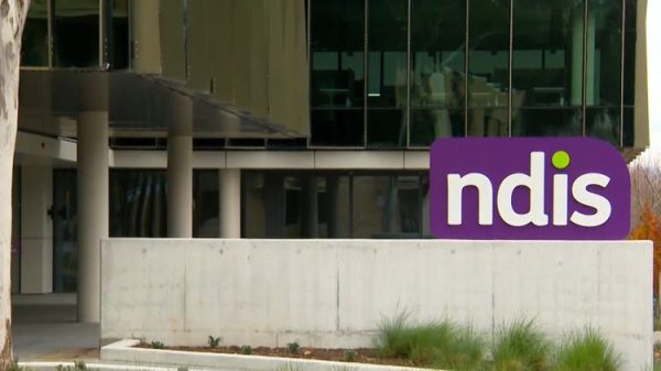 Тысячи австралийцев вот-вот лишятся 5000 долларов из своего годового бюджета.