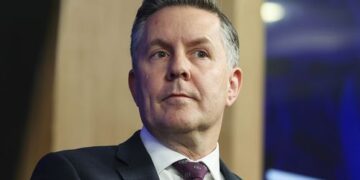 Тысячи австралийцев вот-вот лишятся 5000 долларов из своего годового бюджета.