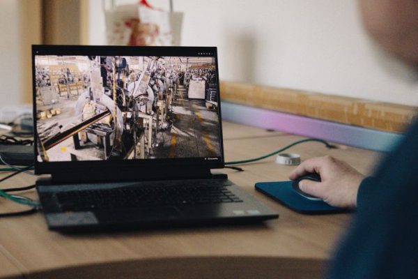 Устав от высоких цен, некоторые американцы импортируют дома напрямую из Китая.