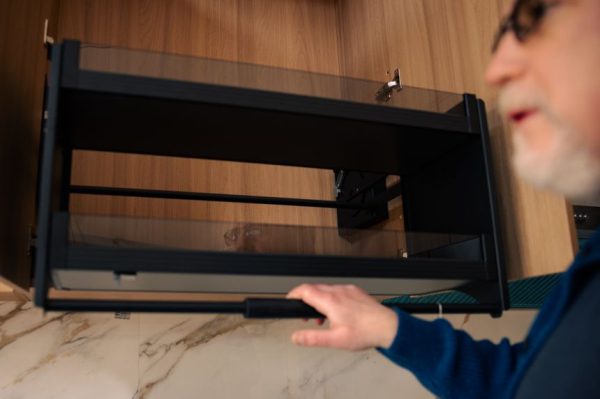 Устав от высоких цен, некоторые американцы импортируют дома напрямую из Китая.