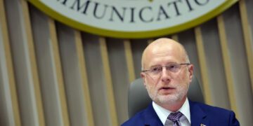 Администрация Трампа оспаривает лицензии телестанций ABC на фоне скандала с Киммелом.