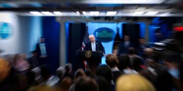 Трамп неоднократно откладывал сроки, установленные для Ирана, но приближается вторник, когда он выдвинет свою самую опасную угрозу.