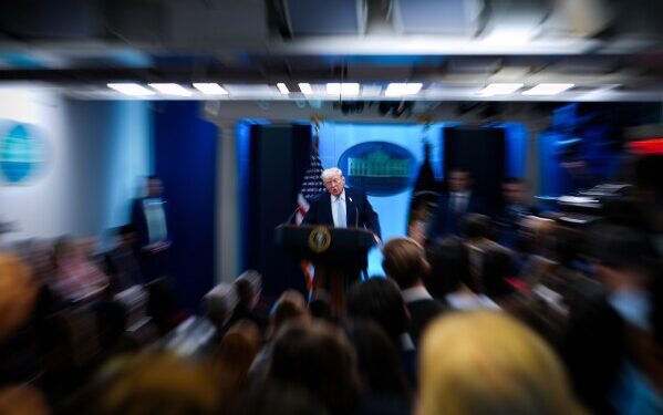 Трамп неоднократно откладывал сроки, установленные для Ирана, но приближается вторник, когда он выдвинет свою самую опасную угрозу. Трамп неоднократно откладывал сроки, установленные для Ирана, но приближается вторник, когда он выдвинет свою самую опасную угрозу.