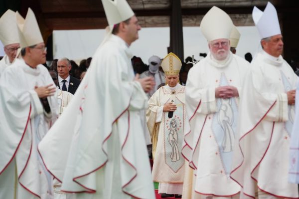 Трамп собирается прочитать библейский стих из Овального кабинета после ссоры с Папой Римским и удаления изображения, созданного искусственным интеллектом.