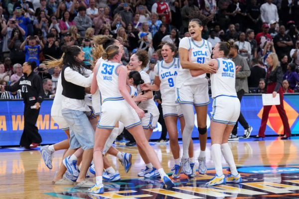 UCLA одержала убедительную победу над Южной Каролиной и завоевала первый в истории женской чемпионский титул NCAA.