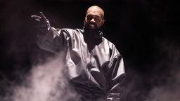 Фестиваль в Великобритании отменен после того, как хедлайнеру Канье Уэсту запретили въезд в страну.