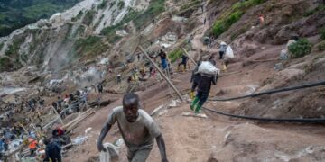 Объединенные Арабские Эмираты заявили о своем выходе из ОПЕК, что стало ударом по нефтяному картелю.