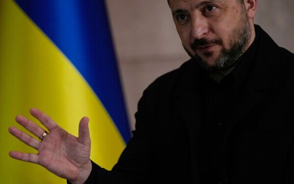 Американский летчик, пропавший без вести после того, как Иран сбил истребитель, был спасен. Американский летчик, пропавший без вести после того, как Иран сбил истребитель, был спасен.