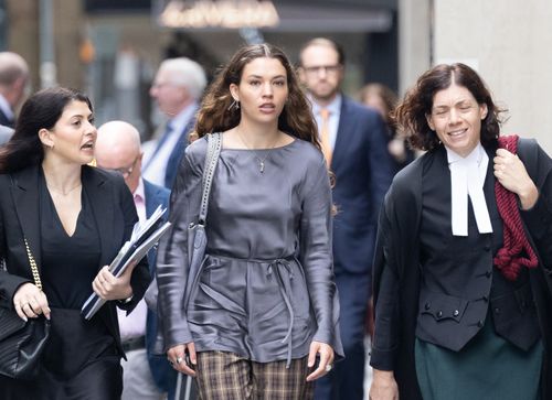 «Очень сложно»: слезливое заявление Шарлотты Макиннес в суде по делу Ребел Уилсон.