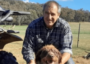 Полиция штата Виктория реагирует на планы сестер констебля, убитого Дези Фриман, подать в суд. Полиция штата Виктория реагирует на планы сестер констебля, убитого Дези Фриман, подать в суд.