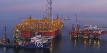 «Речь идёт всего о нескольких днях»: эксперты предупреждают о серьёзном топливном кризисе.