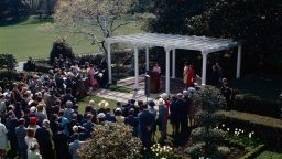 Экскурсии по садам Белого дома позволяют заглянуть за кулисы преобразований, произошедших при Трампе.