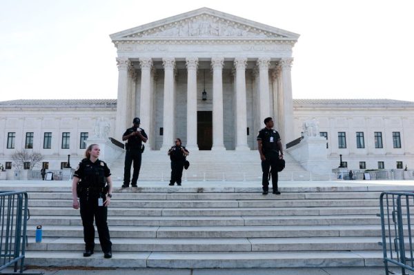 Будет ли иметь значение антииммигрантская риторика Трампа в Верховном суде?