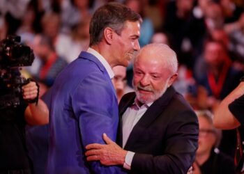 Пожав друг другу руки, Испания и Мексика оставили позади дипломатический спор, связанный с их колониальным прошлым.