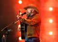 Группа Zac Brown Band выступила на открытии программы «Sunday Night Baseball» на канале NBC.