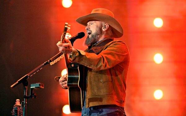 Группа Zac Brown Band выступила на открытии программы "Sunday Night Baseball" на канале NBC.