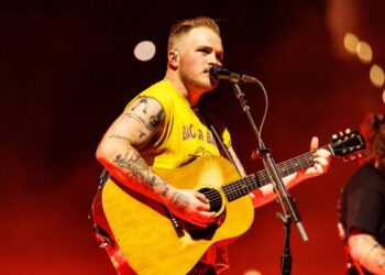 Зак Брайан отменил концерт в Талсе из-за экстремальных погодных условий: «Я никогда в жизни не отменял концерты». Зак Брайан отменил концерт в Талсе из-за экстремальных погодных условий: «Я никогда в жизни не отменял концерты».