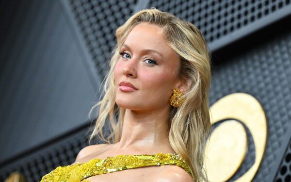 Зара Ларссон защищает Чаппелла Роана от сексистских критиков: «Вы просто ненавидите женщин, на самом деле». Зара Ларссон защищает Чаппелла Роана от сексистских критиков: «Вы просто ненавидите женщин, на самом деле».