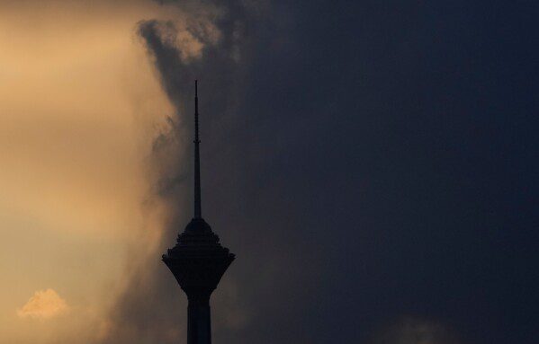 Зеленский заявляет, что украинские силы сбили беспилотники «Шахед» в странах Ближнего Востока во время войны с Ираном.