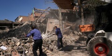 Зеленский заявляет, что украинские силы сбили беспилотники «Шахед» в странах Ближнего Востока во время войны с Ираном.