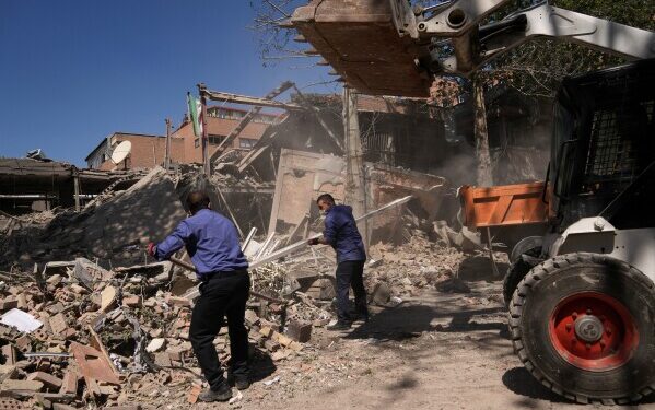 Зеленский заявляет, что украинские силы сбили беспилотники «Шахед» в странах Ближнего Востока во время войны с Ираном.