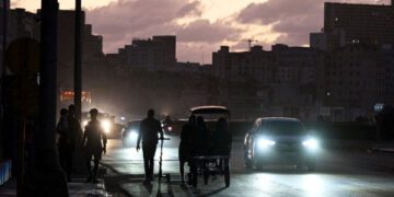 В то время как США лишают Кубу нефти, страна, при помощи Китая, переживает одну из самых быстрых солнечных революций на планете.