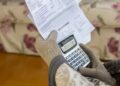 Австралийцы отказываются от этой распространенной зимней привычки, чтобы пережить растущие счета за коммунальные услуги.