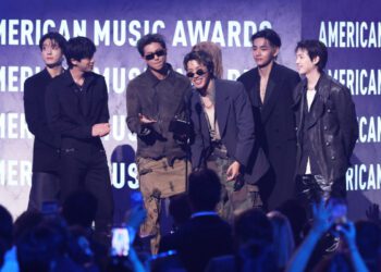 Группа BTS объединилась с этим классическим печеньем для создания лимитированной серии вкусов: «Мы ели их в детстве, мы ели их в студии». Группа BTS объединилась с этим классическим печеньем для создания лимитированной серии вкусов: «Мы ели их в детстве, мы ели их в студии».
