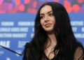 Charli xcx поделилась тизером песни «Rock Music» и заявила, что не собирается записывать рок-альбом.