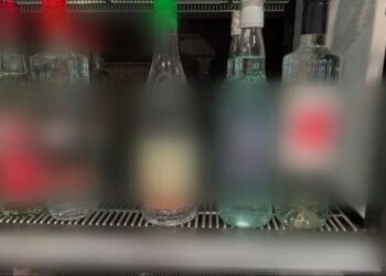 «Возмутительно»: в местных магазинах спиртных напитков был обнаружен сомнительный алкоголь, ставший причиной смерти подростков.