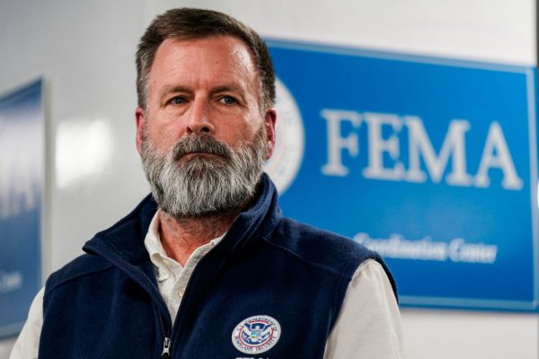 Эксклюзив: Борьба за власть и паралич: Подробности потерянного года FEMA в преддверии сезона штормов