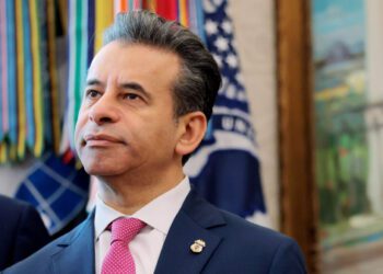 Глава FDA покинет свой пост после того, как Трамп дал разрешение на его отставку.