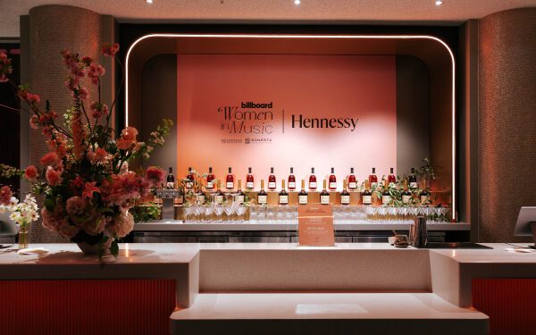 Компания Hennessy подняла тост за женщин-лидеров музыкальной индустрии 2026 года по версии Billboard: смотрите фотографии.