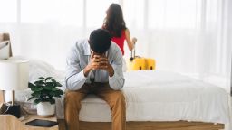 Ваши отношения эмоционально небезопасны? Эксперты объясняют признаки и что делать.