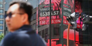 Лидер израильской оппозиции Лапид заявил, что готовящаяся сделка Трампа с Ираном «плоха для региона».