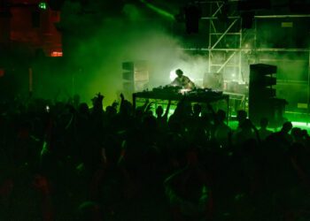 Джефф Миллс представил свой сет Liquid Room, посвященный 30-летию фестиваля Vivid LIVE в Сиднее.