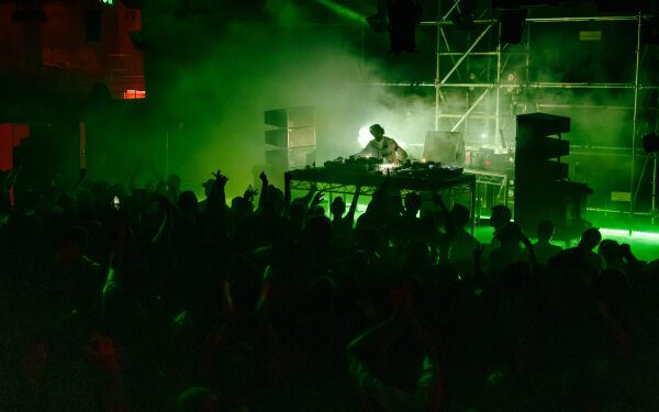 Джефф Миллс представил свой сет Liquid Room, посвященный 30-летию фестиваля Vivid LIVE в Сиднее.