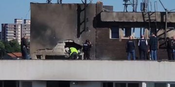 Члены НАТО осуждают Россию после того, как беспилотник врезался в многоквартирный дом в Румынии, ранив двух человек.