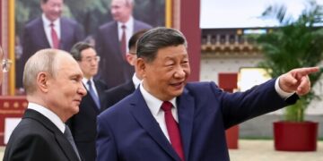 Сотрудники полиции, защищавшие Капитолий от участников беспорядков, подали иск с целью заблокировать выплаты из фонда «против вооружения» в размере 1,8 миллиарда долларов.