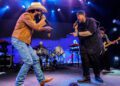Post Malone отложил начало своего грандиозного стадионного тура с Jelly Roll, чтобы завершить работу над новым альбомом.