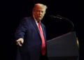 Федеральный судья запретил президенту Трампу присвоить свое имя Кеннеди-центру.