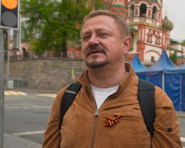Уменьшенный парад Победы Путина с каждым днем становится все меньше.