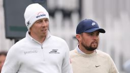 Скотти Шеффлер делит лидерство после первого раунда чемпионата PGA.