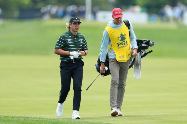 Скотти Шеффлер делит лидерство после первого раунда чемпионата PGA.
